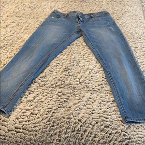 Slightly distressed comfort ankle jeans